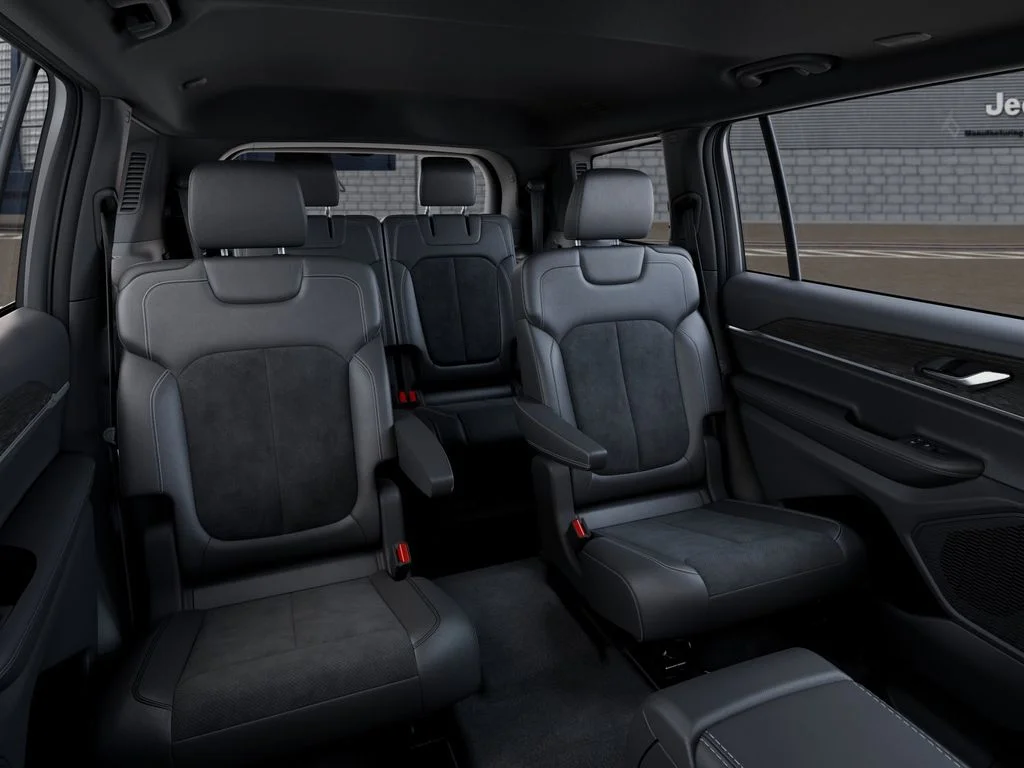 New 2026 Bright White Clear-Coat Exterior Paint Jeep Laredo image 16