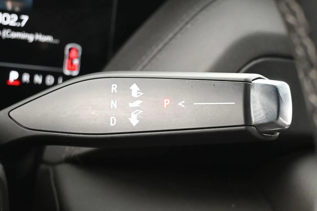 Used 2025 Onyx Black GMC Denali image 31