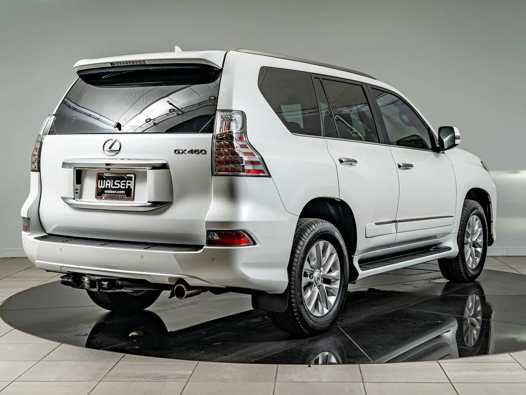 Used 2014 Starfire Pearl Lexus 460 image 5