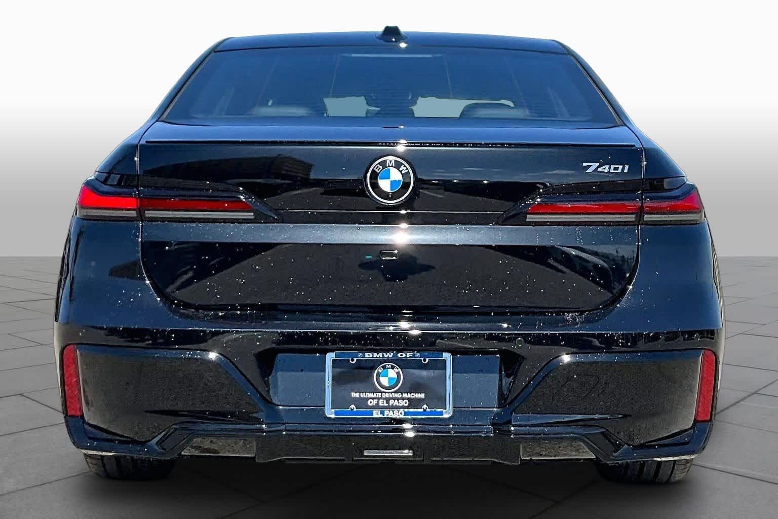 New 2026 Black Sapphire Metallic BMW 740i image 4