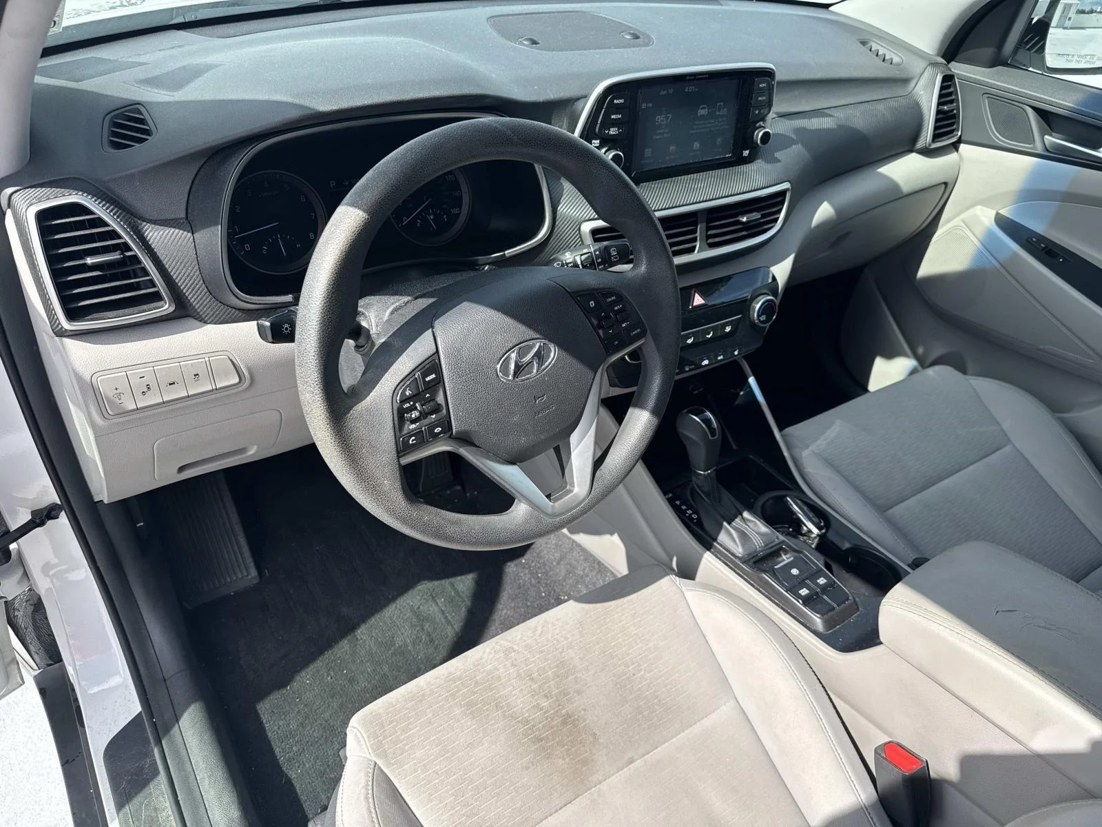 Used 2019 White Pearl Hyundai Value image 18