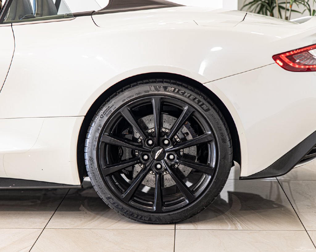 Used 2016 White Aston Martin Volante image 7