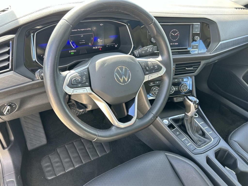 Used 2024 Silver Volkswagen SE image 13