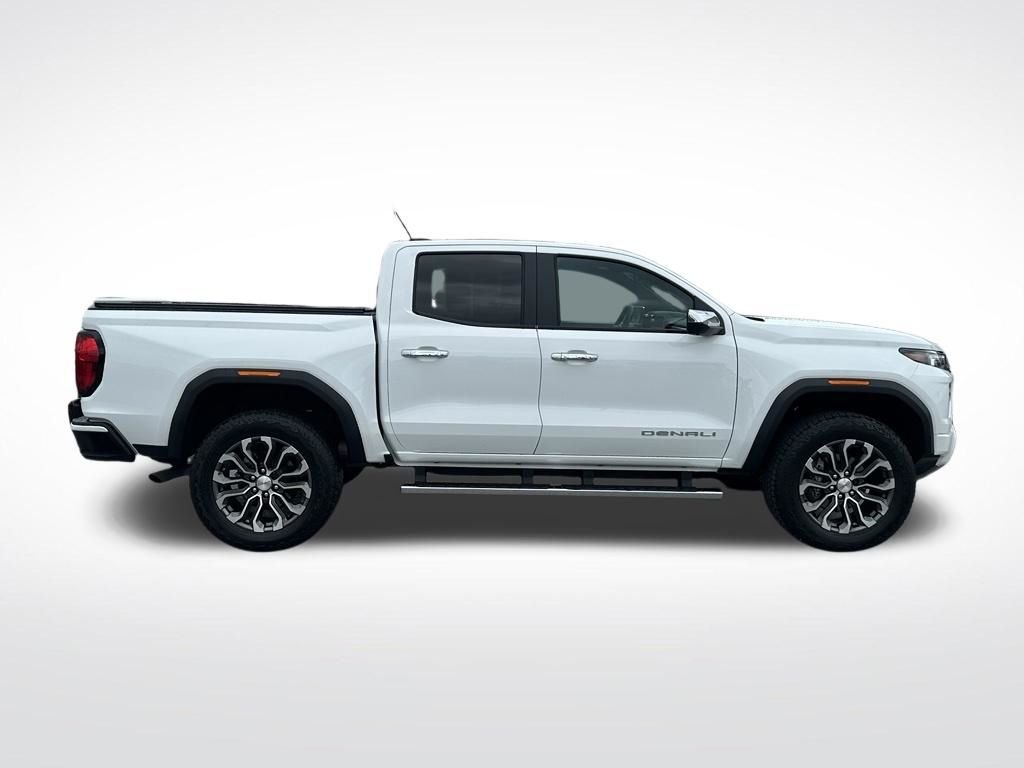 Used 2023 White GMC Denali image 8