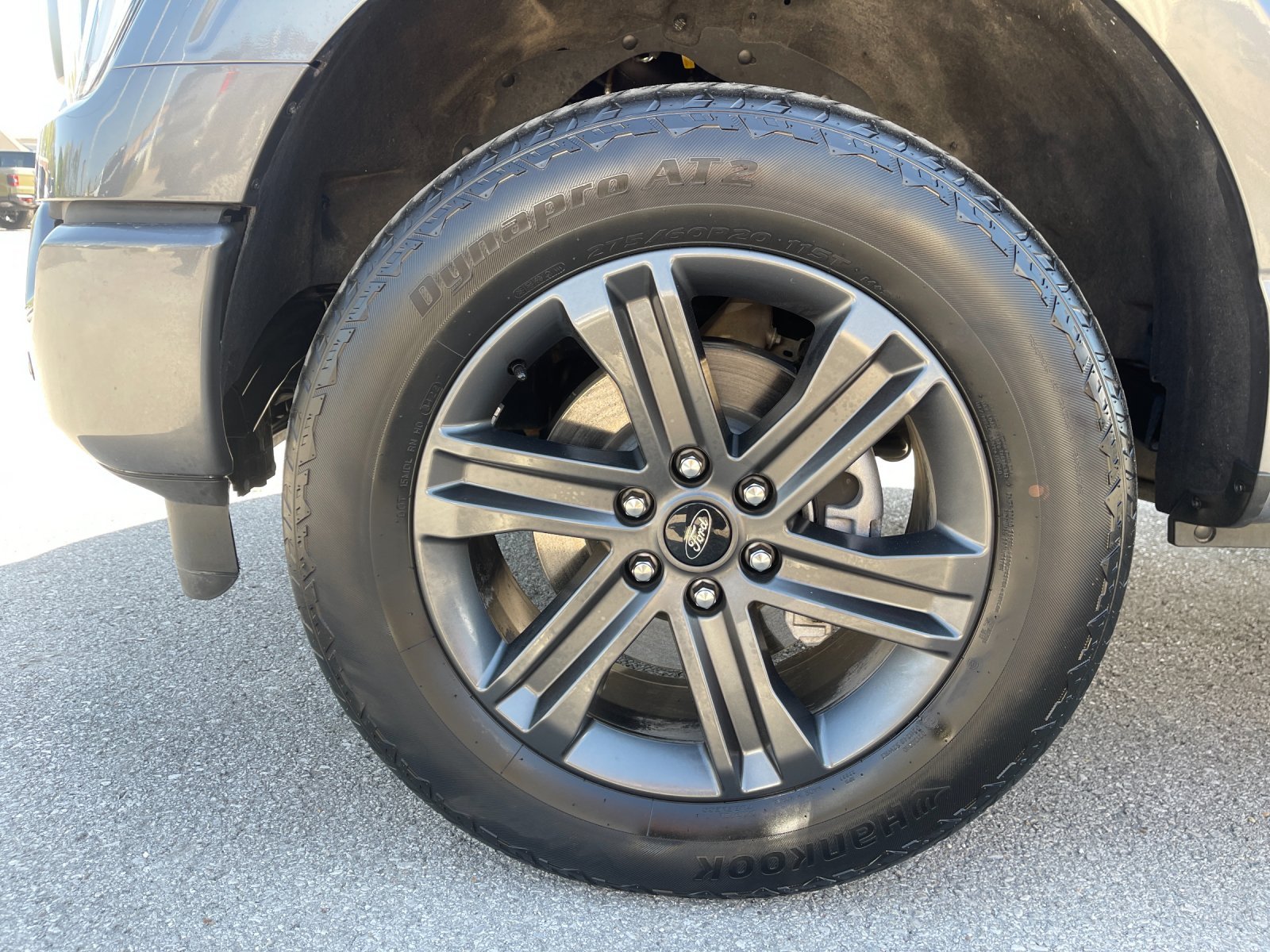 Used 2023 Gray Metallic Ford Lariat image 31