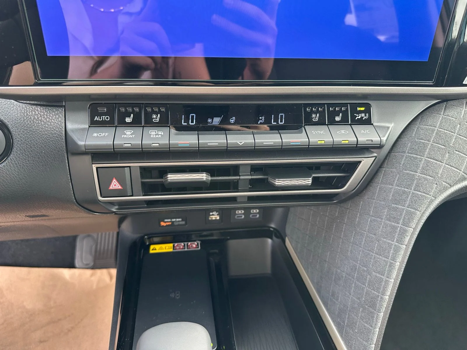 2026 Toyota Camry XLE - Photo 16