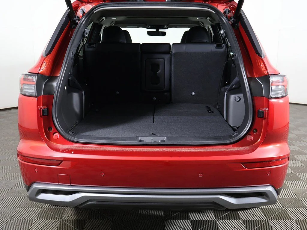 2025 Mitsubishi Outlander SE - Photo 19