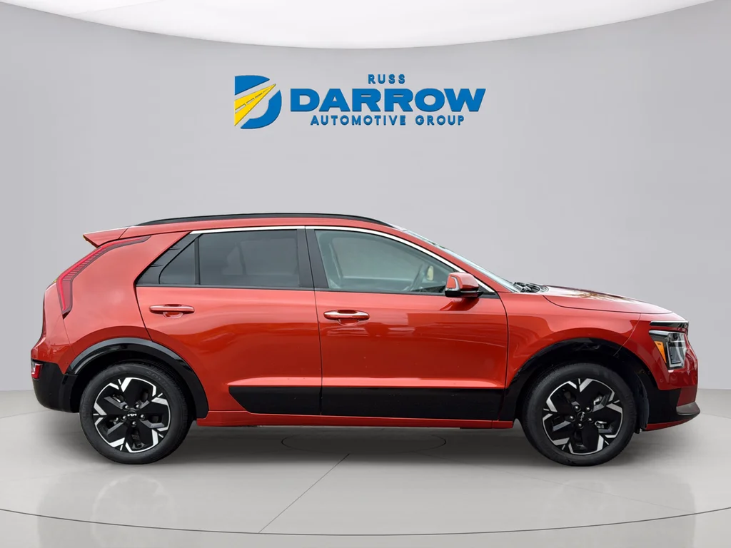 Used 2023 Red Kia Wave image 6