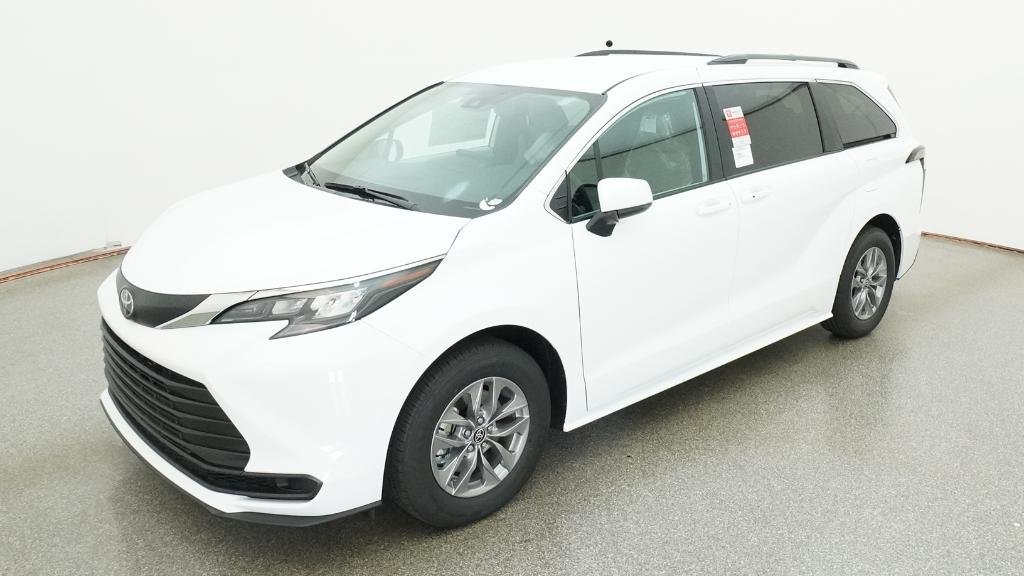 2026 Toyota Sienna LE 8-Passenger Hybrid FWD's photo
