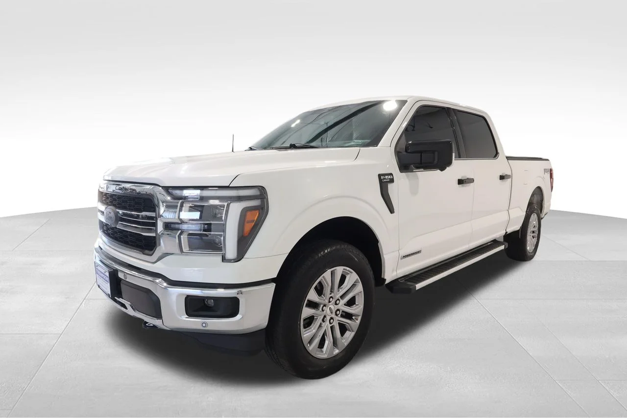 Used 2025 White Ford Lariat image 8