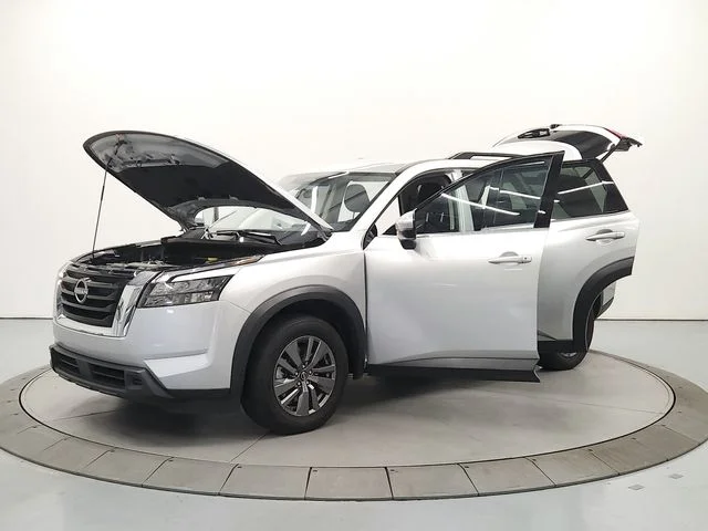Used 2025 Silver Nissan SV image 11