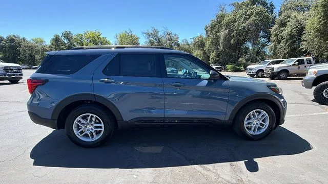2026 Ford Explorer Active - Photo 3