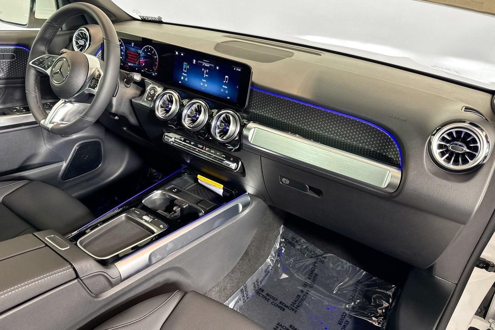 New 2026 Polar White Mercedes-Benz GLB 250 image 27
