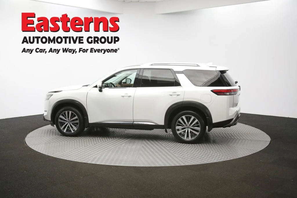Used 2022 White Nissan Platinum image 65