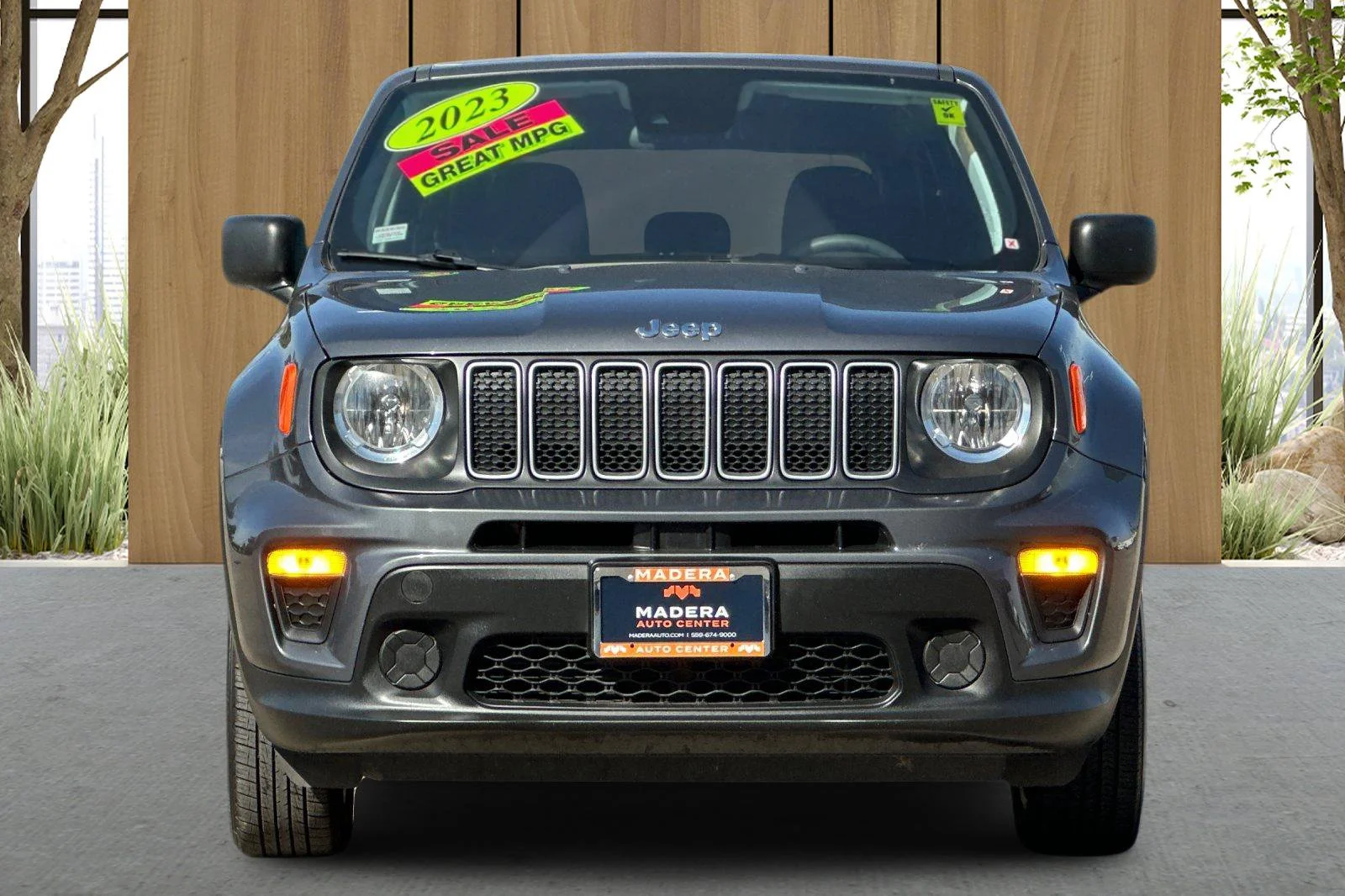 Used 2023 Gray Jeep Latitude image 9