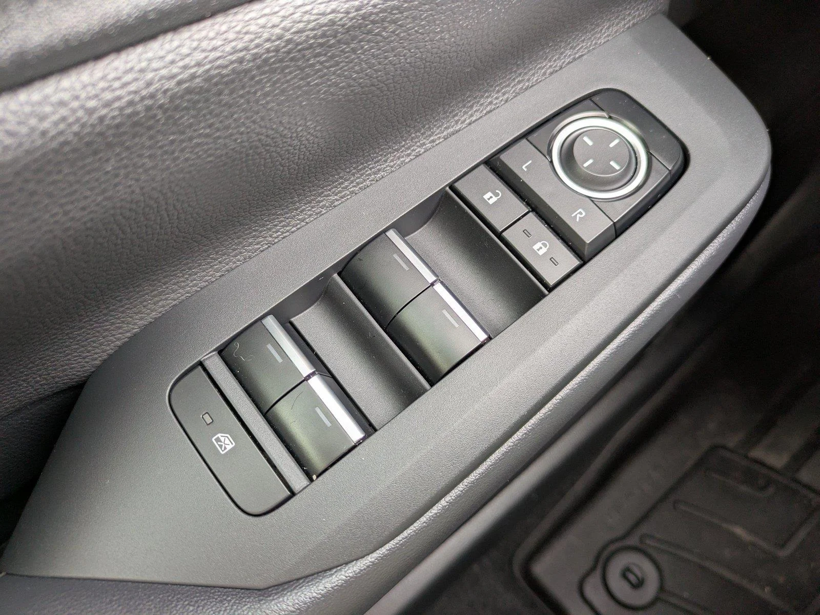 Certified Used 2026 Wind Chill Pearl Toyota XSE Premium image 22