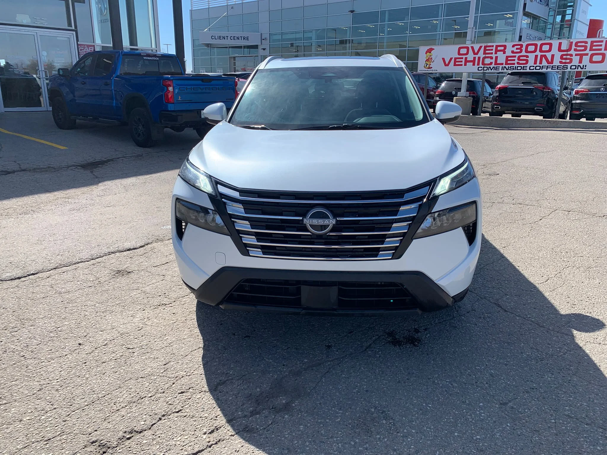 Certified Used 2025 Everest White Tricoat Pearl Nissan SV*Adaptive Cruise | Remote Start | Htd Seats | Pano Roof | Htd Wheel | Blind Spot Detection image 4