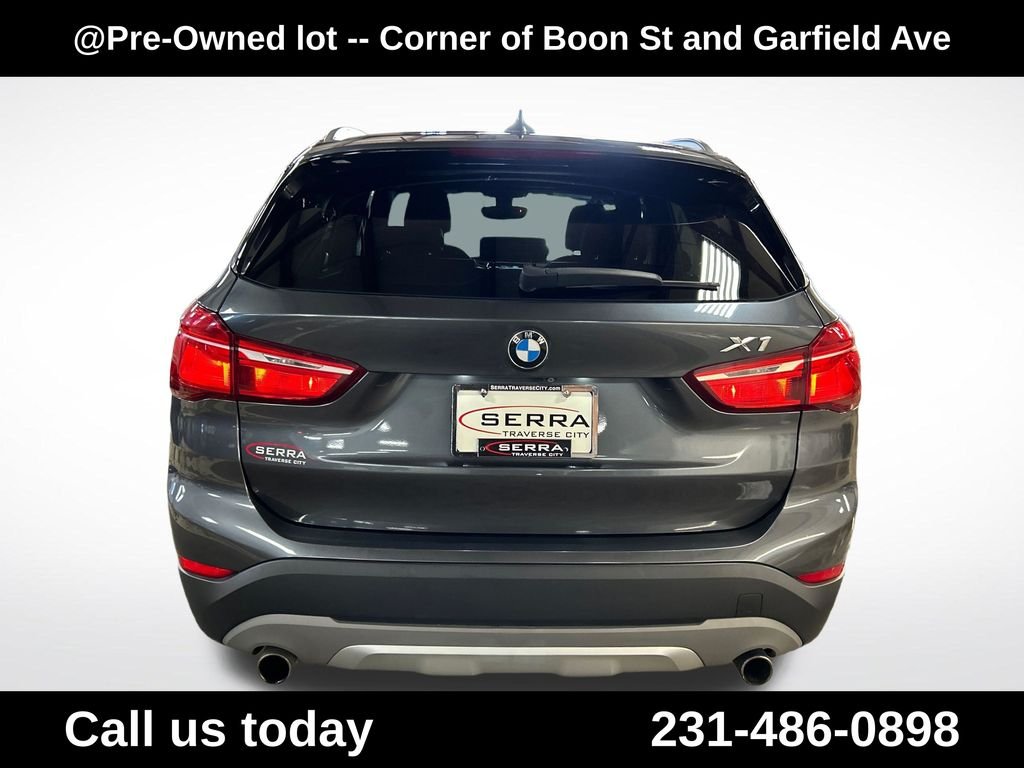Used 2018 Gray BMW xDrive28i image 4