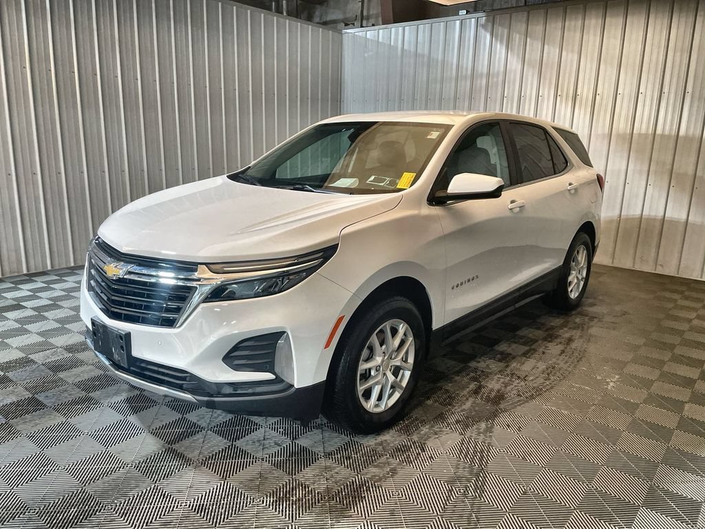 Used 2022 Summit White Chevrolet LT image 4