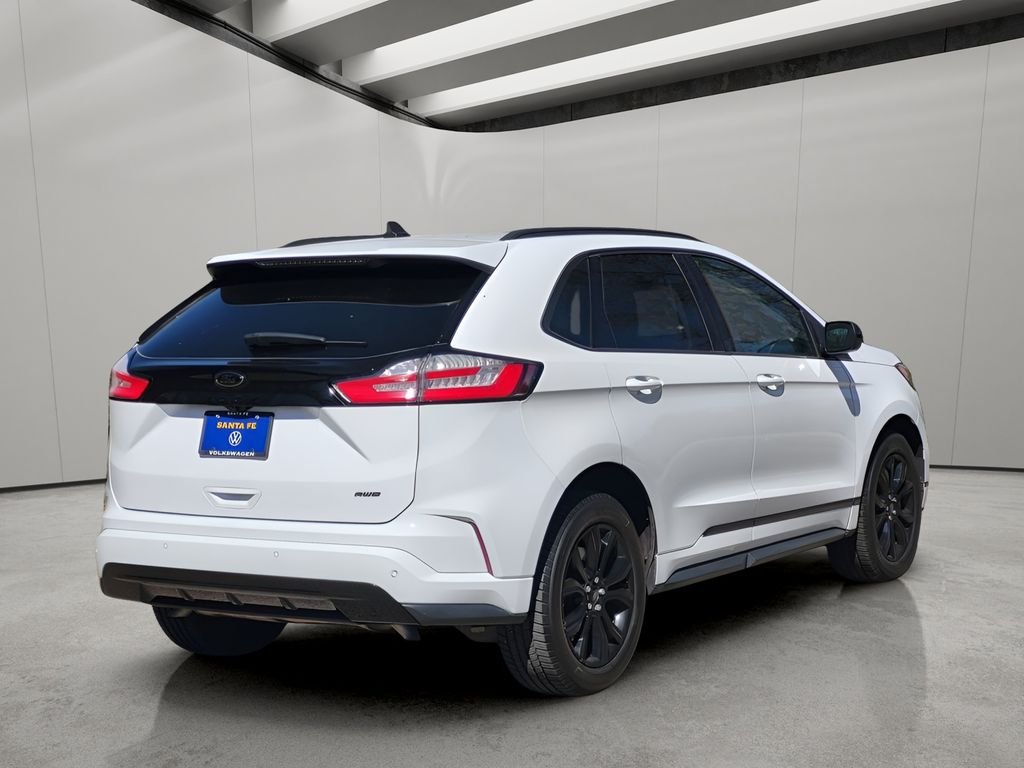 Used 2022 Oxford White Ford SE image 3