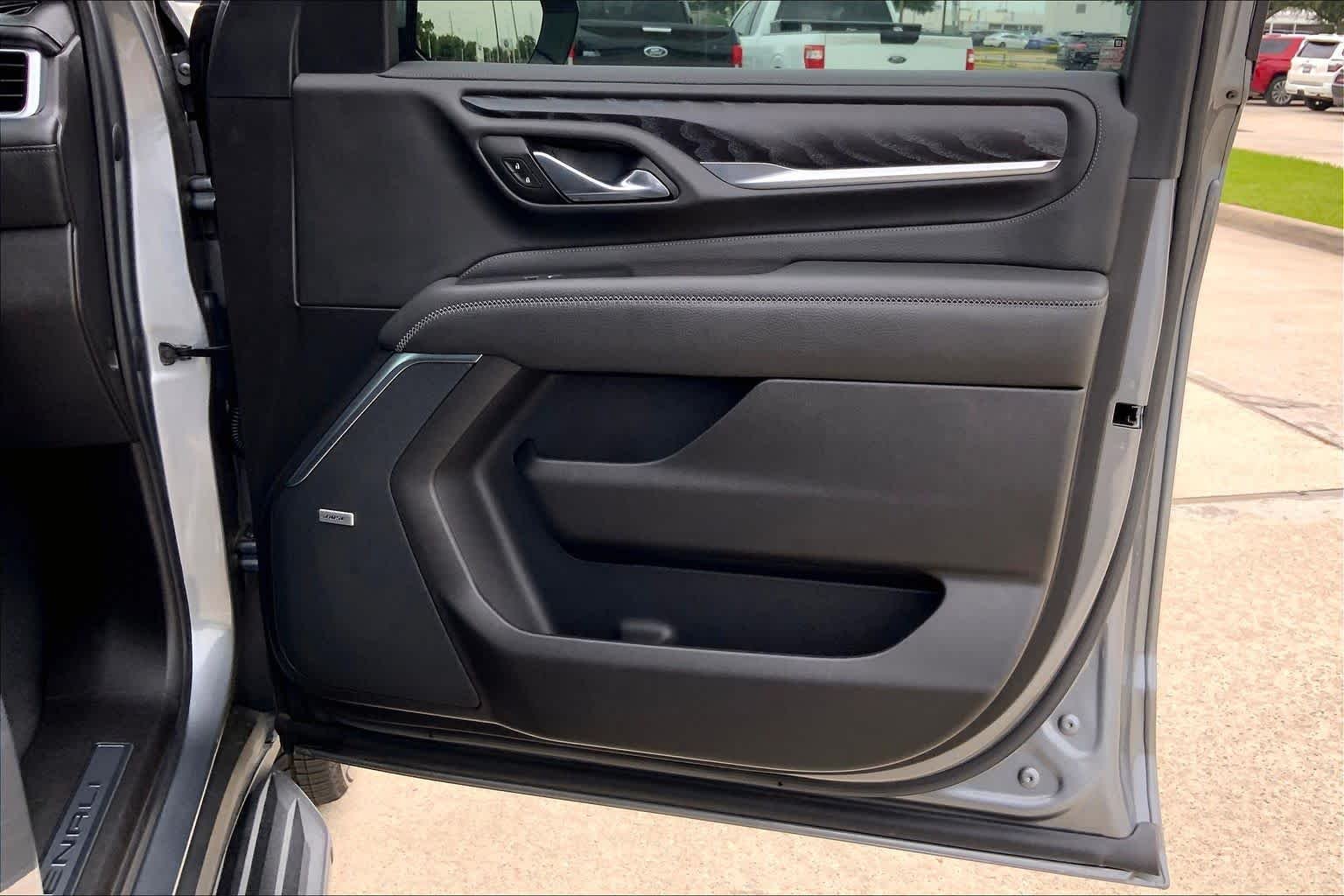 2021 GMC Yukon Denali - Photo 23