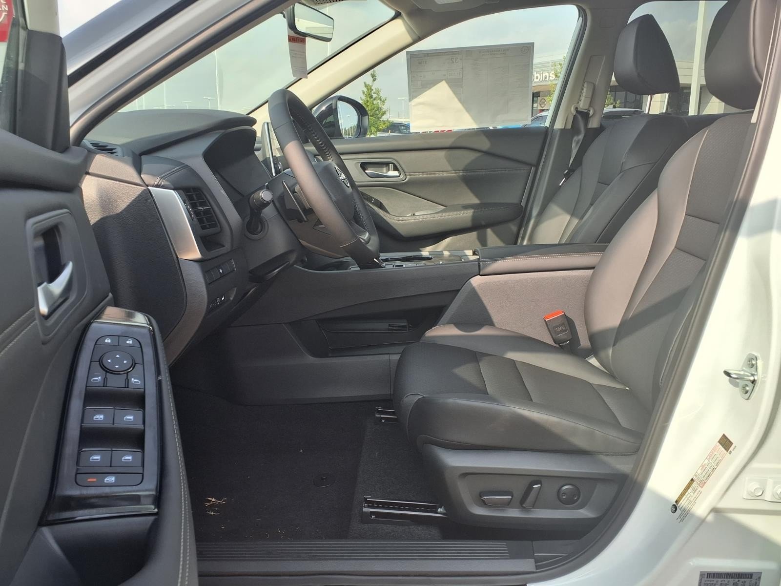 New 2026 Everest White Pearl TriCoat Nissan Dark Armor™ image 12