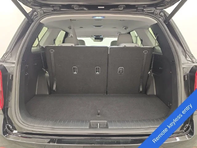 Used 2025 Abyss Black Pearl Hyundai SEL image 15