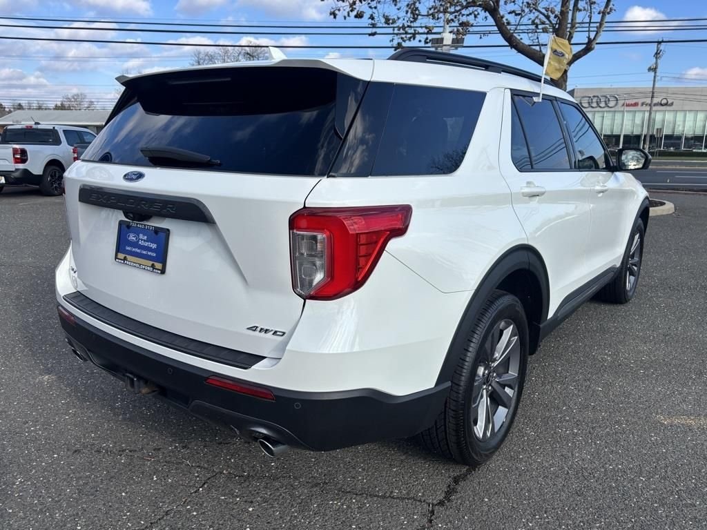 Certified Used 2022 White Metallic Ford XLT image 9