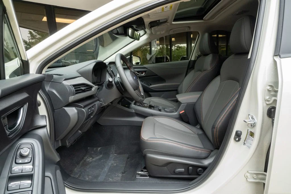New 2026 CRYSTAL WHITE PEARL Subaru Limited Hybrid image 8