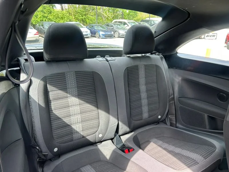 2012 Volkswagen Beetle 2.0 - Photo 22