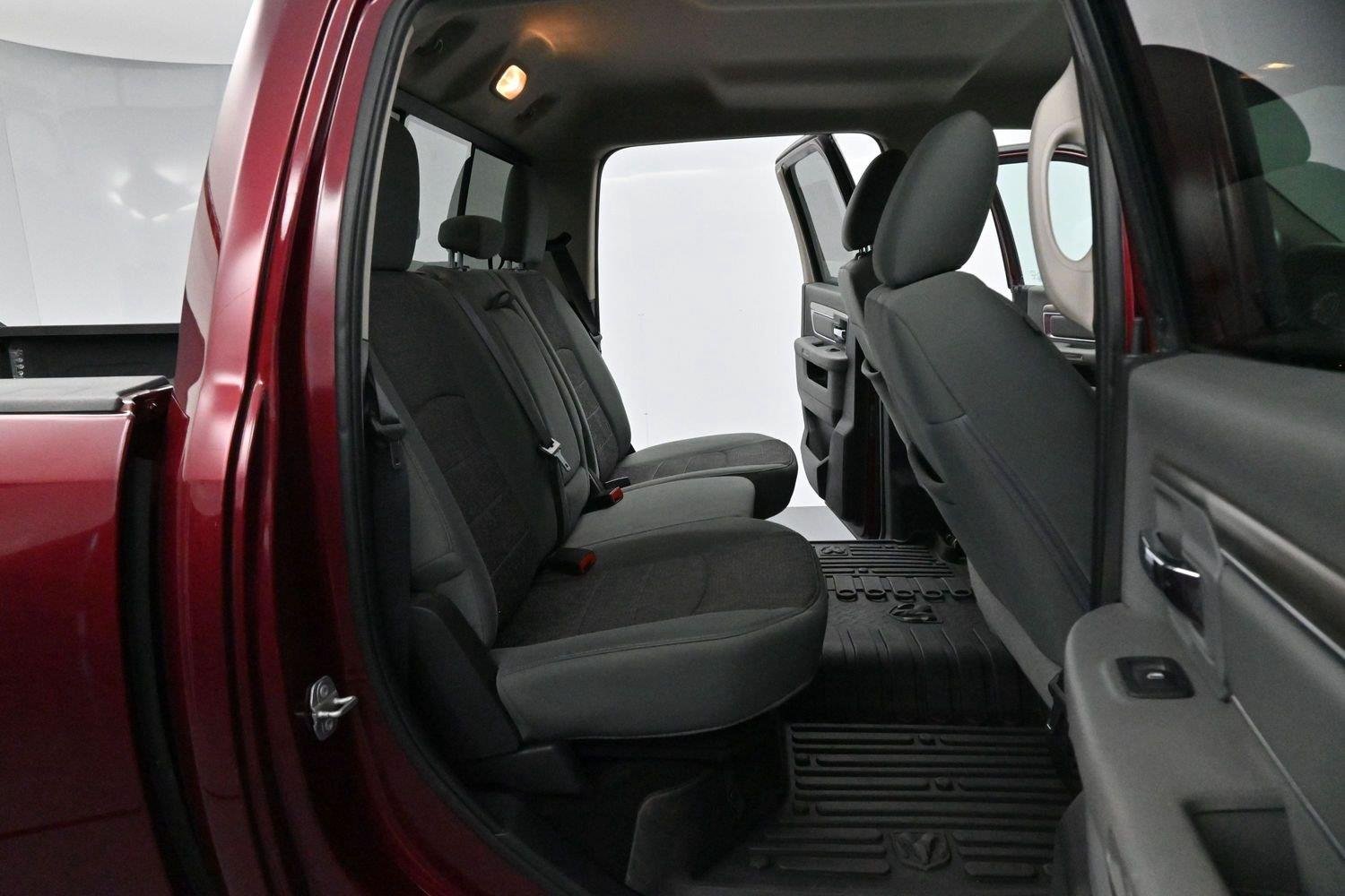 Used 2017 Delmonico Red Pearlcoat Ram Big Horn image 32