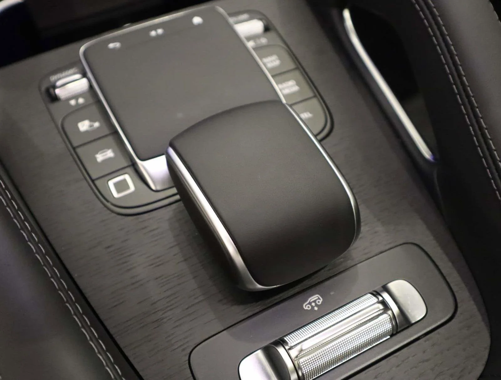 Used 2025 Polar White Mercedes-Benz AMG® GLE 53 image 32