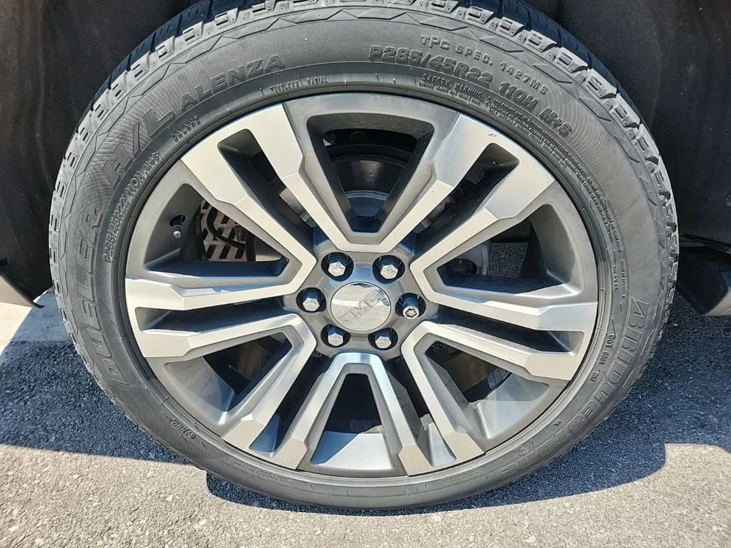 Used 2018 Onyx Black GMC Denali image 28