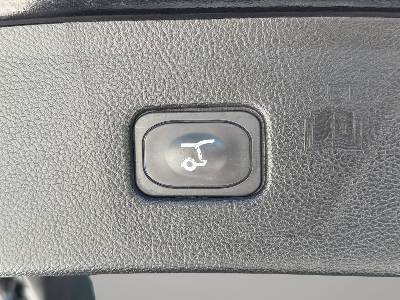 Used 2023 Black Metallic Ford SEL image 9