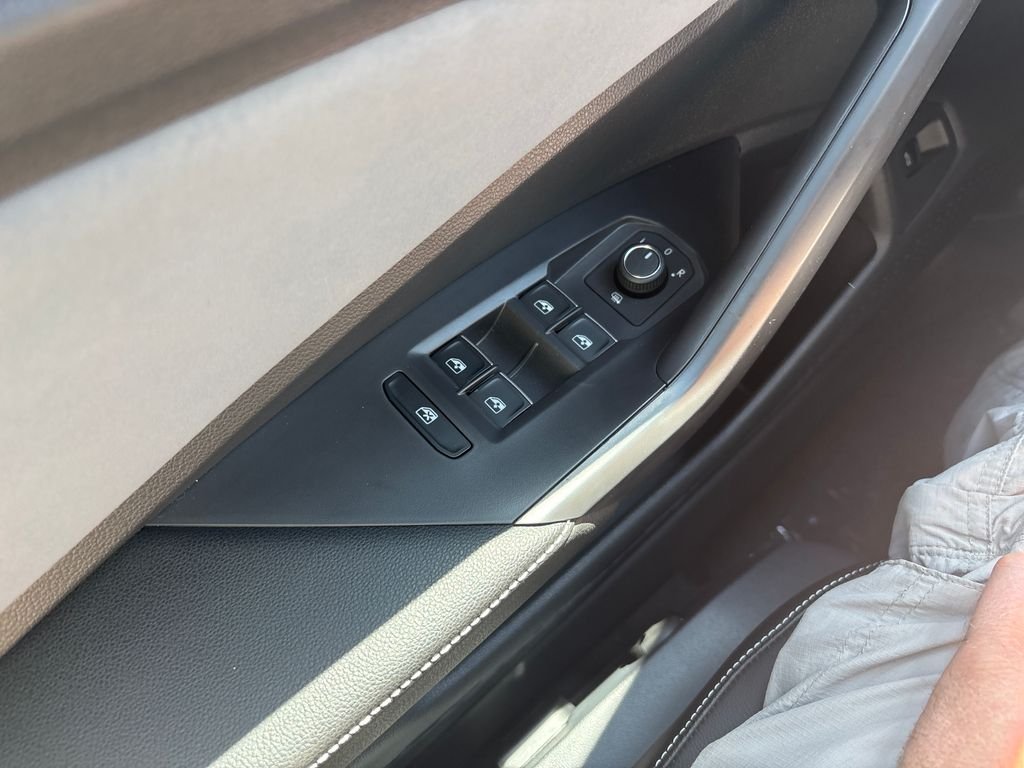 New 2026 Gray Volkswagen 1.5T SE image 10