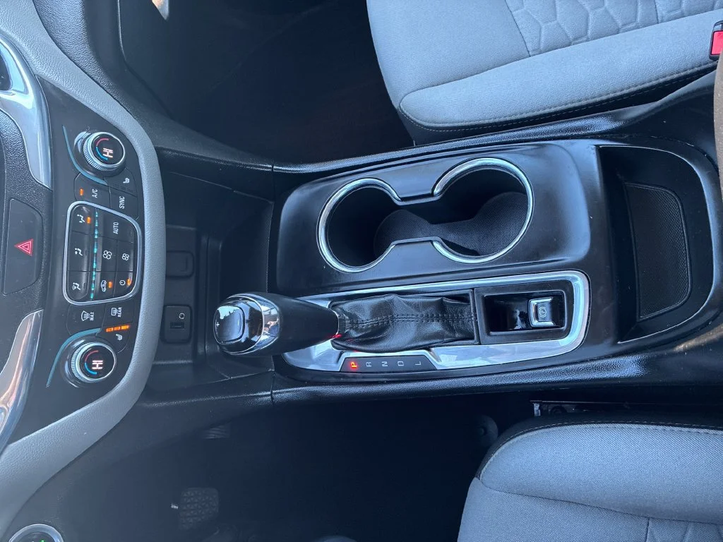 Used 2018 IVY METALLIC Chevrolet LT image 19
