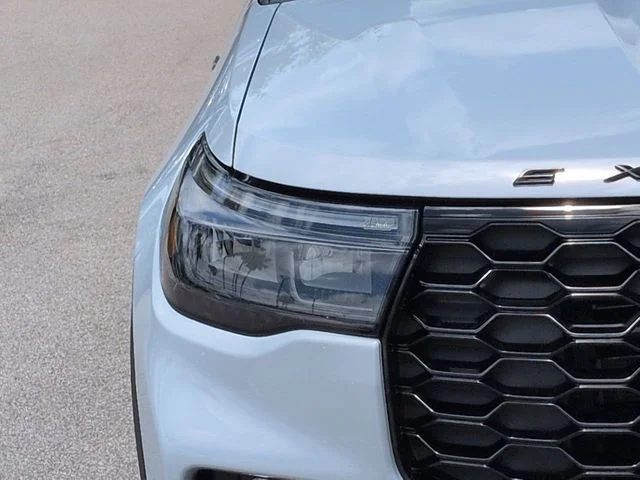New 2026 Space White Metallic Ford ST-Line image 10