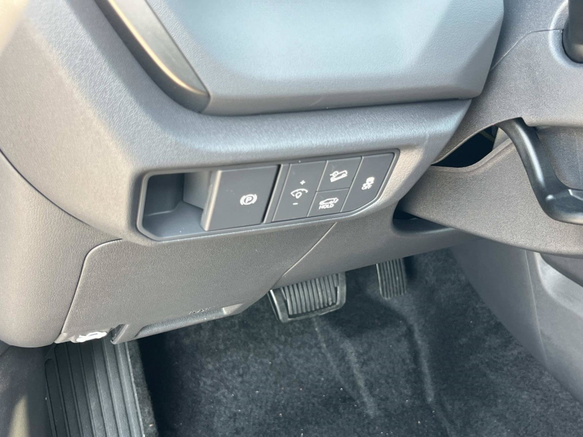 New 2027 Pale Gray Kia X-Line S image 24