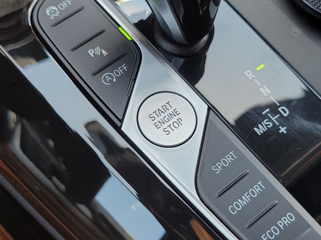 Used 2024 Blue BMW sDrive30i image 30