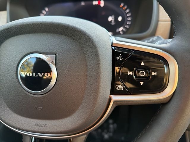 2026 Volvo XC90 Plus - Photo 21