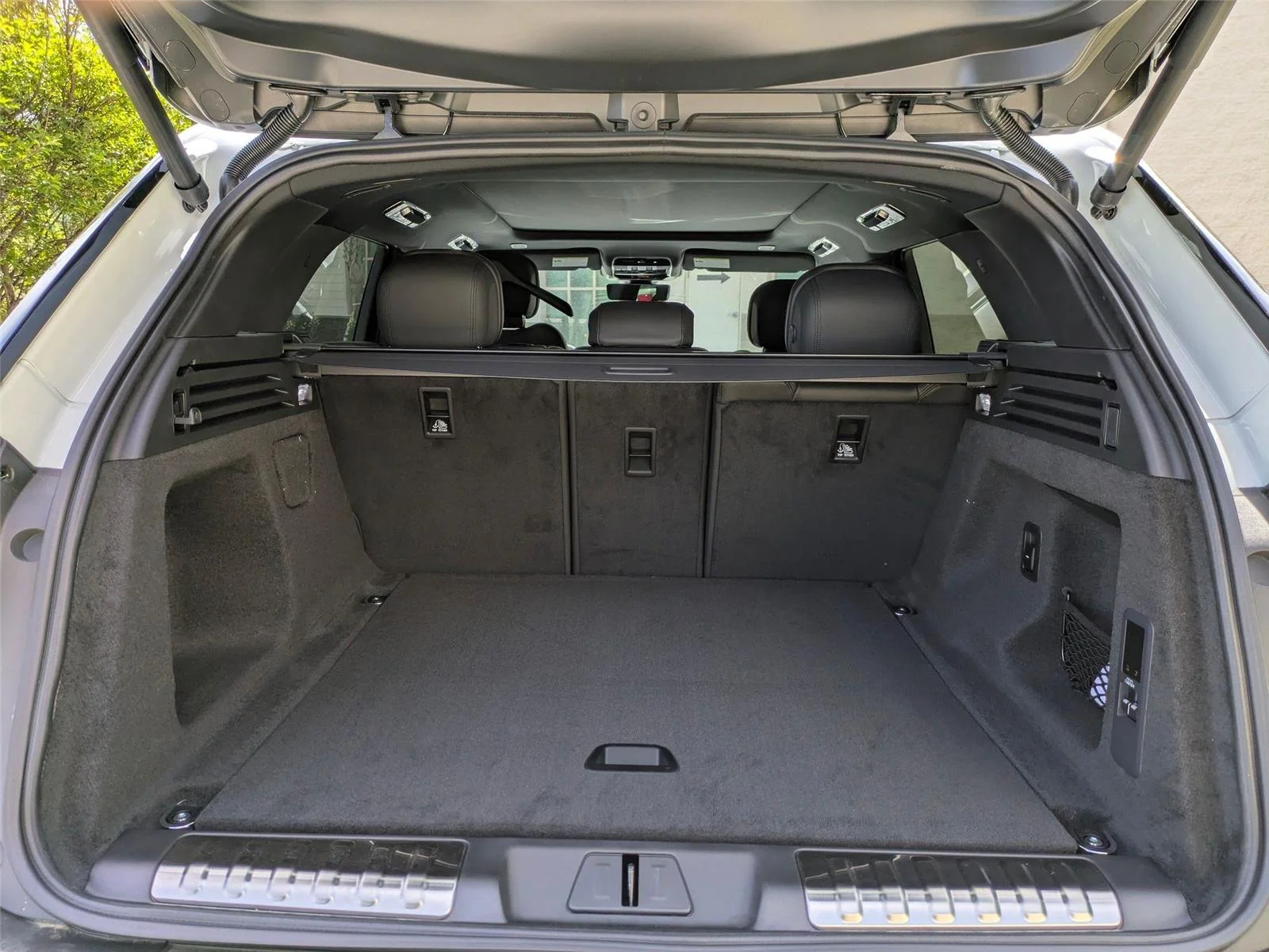 Used 2026 Fuji White Land Rover Dynamic SE image 29