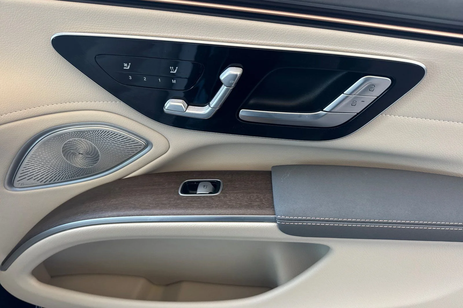Certified Used 2022 Gray Mercedes-Benz 580 image 19