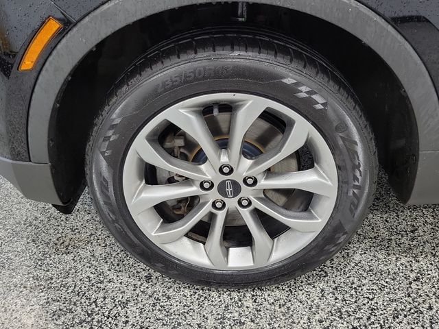 Used 2018  Lincoln Select image 5