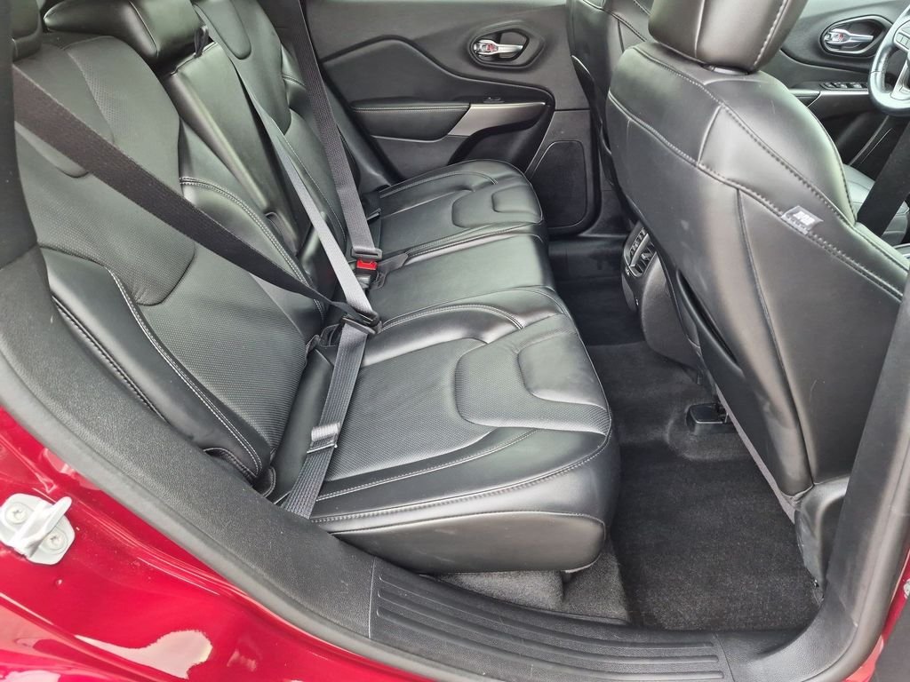 Used 2021 Red Jeep Latitude Lux image 26