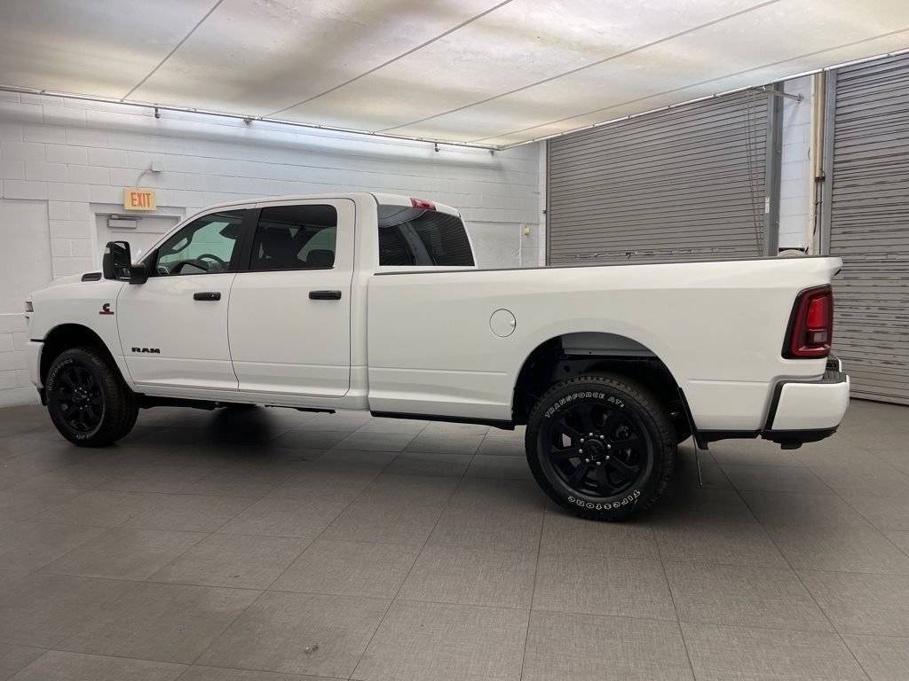 New 2026 Bright White Clear-Coat Exterior Paint RAM Big Horn SRW image 8