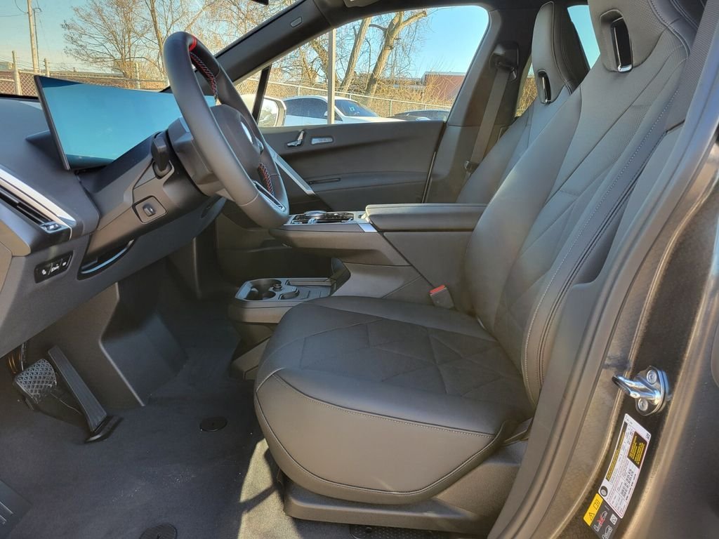 2025 BMW iX M60 - Photo 20