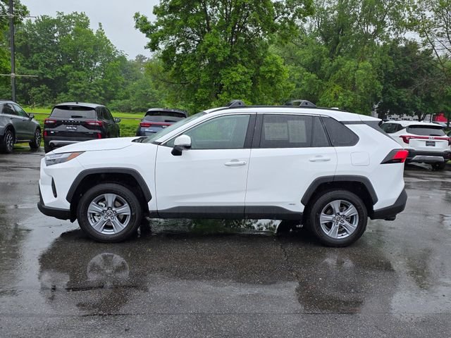 Used 2025 White Toyota XLE image 5