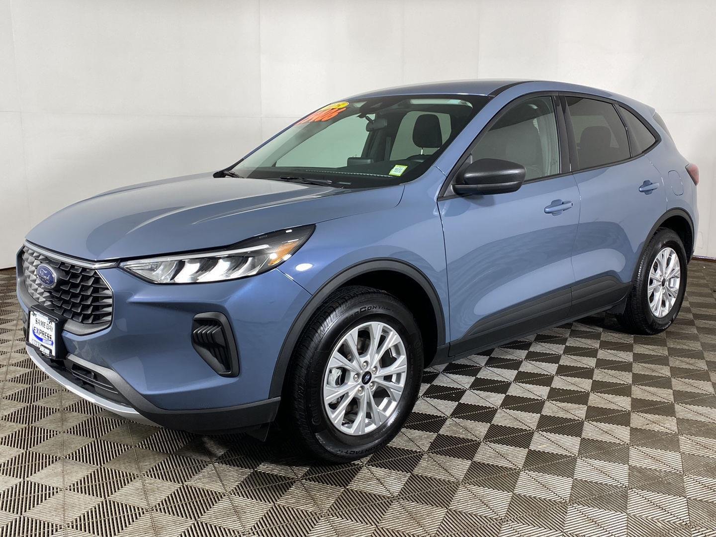 Used 2025 Vapor Blue Ford Active image 23