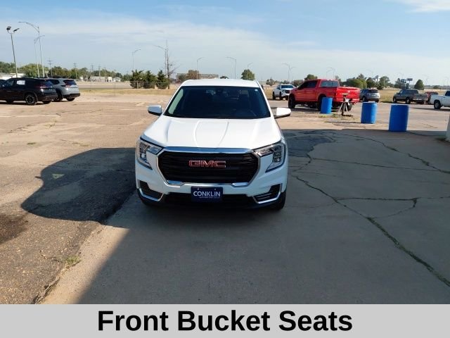 Used 2024 White GMC SLE image 10