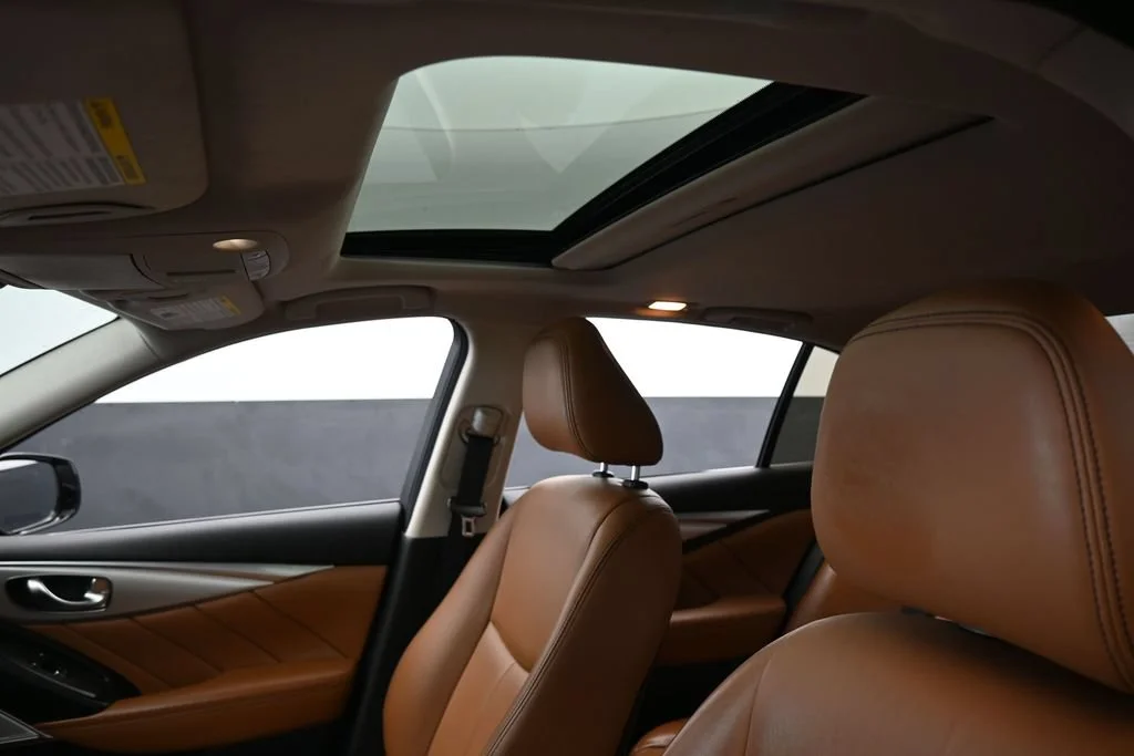 Used 2024 Graphite Shadow INFINITI LUXE image 11